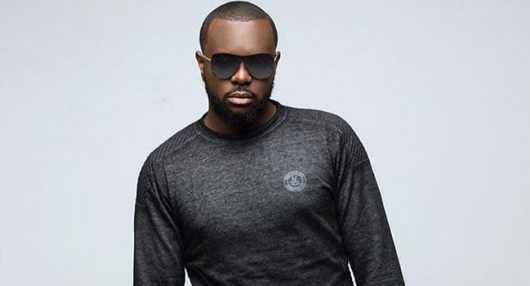 Maitre Gims offre des kits scolaires aux écoliers pour la rentrée [Vidéo]
