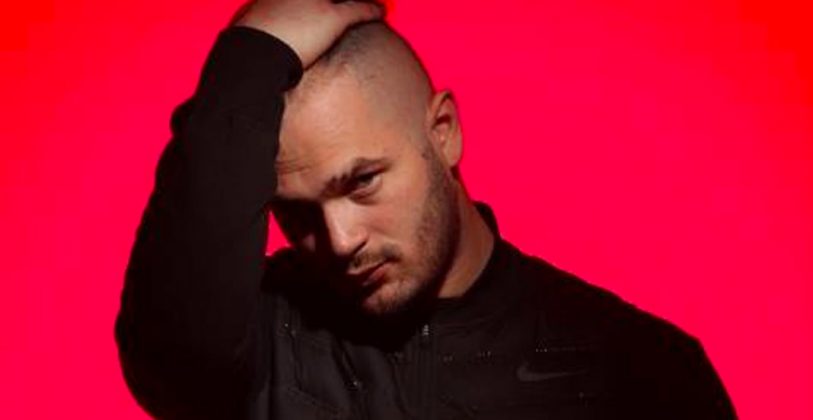 Jul : un vendeur de la FNAC se moque de son album Je ne me vois pas ...