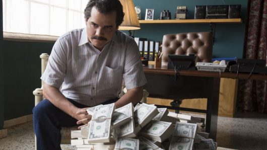 Narcos : Le frère de Pablo Escobar menace violemment Netflix !