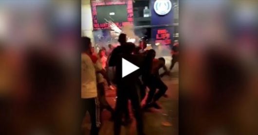 PSG : Les Ultras Parisiens défendent la boutique face aux casseurs !