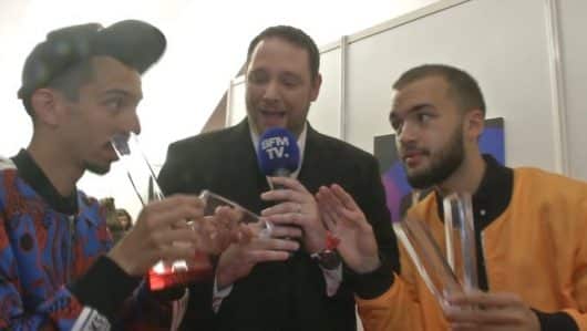 Bigflo et Oli laissent leurs parents monter sur scène aux Victoires avant de casser le trophée