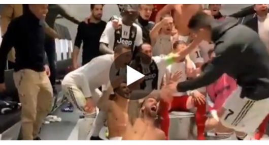 Cristiano Ronaldo : la superbe réaction des joueurs de la Juve lorsqu'il entre dans le vestiaire