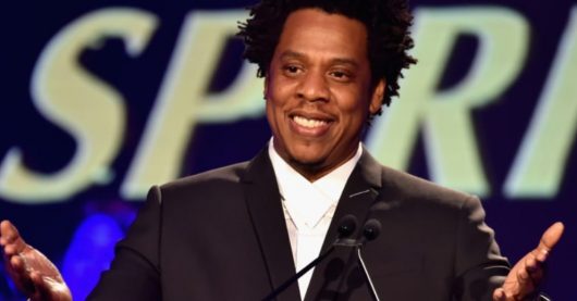 Jay-Z devient historiquement le premier rappeur milliardaire !