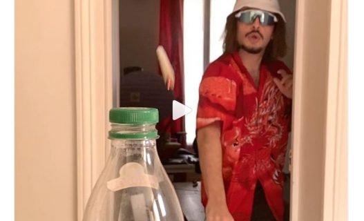 Lorenzo : après Booba et Maitre Gims, il tente le Bottle Cap Challenge avec un joint !