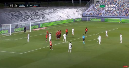 Sergio Ramos marque un superbe coup franc magistralement tiré pour un défenseur (Vidéo)