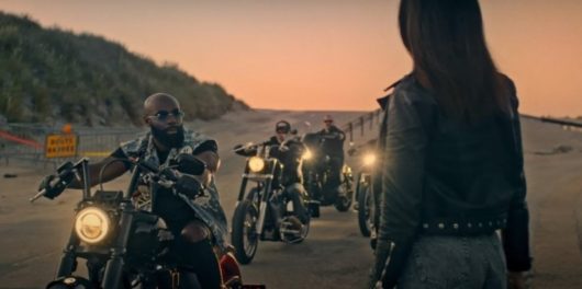 Kaaris en motard braqueur, il s'inspire de Johnny Hallyday