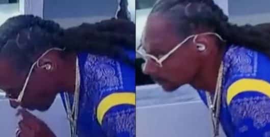 Snoop Dogg fume un joint avant de monter sur scène au Super Bowl