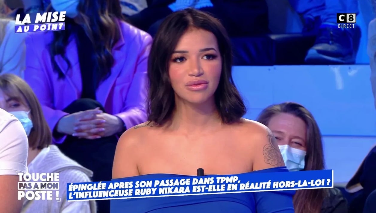 Ruby Nikara Montre Ses Seins En Live Sur Le Ad ❤️ Best adult photos at  thesexy.es