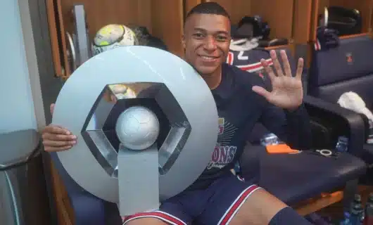 Mbappé à Madrid dès demain, ça chauffe au PSG !