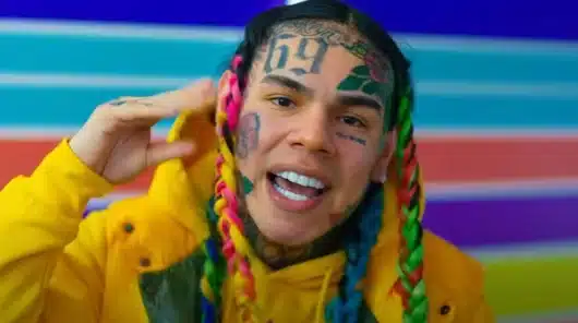 6ix9ine frappe violemment un DJ qui refuse de passer sa musique de