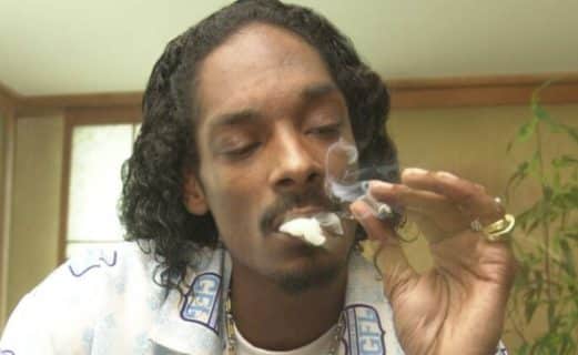 Afin de lutter contre l'inflation, Snoop Dogg augmente la rémunération de son rouleur de joints
