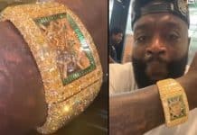 Rick Ross exhibe sa montre ornée de diamant à 20 millions de dollars